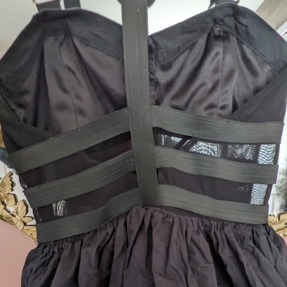 2000s Hot Topic Ruffle Dress - Picture 4 of 4